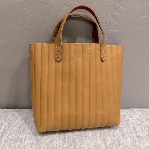 NWT! Madewell The Mini Transport Crossbody: Bubble Pleat Edition in Golden Oak - Picture 6 of 14